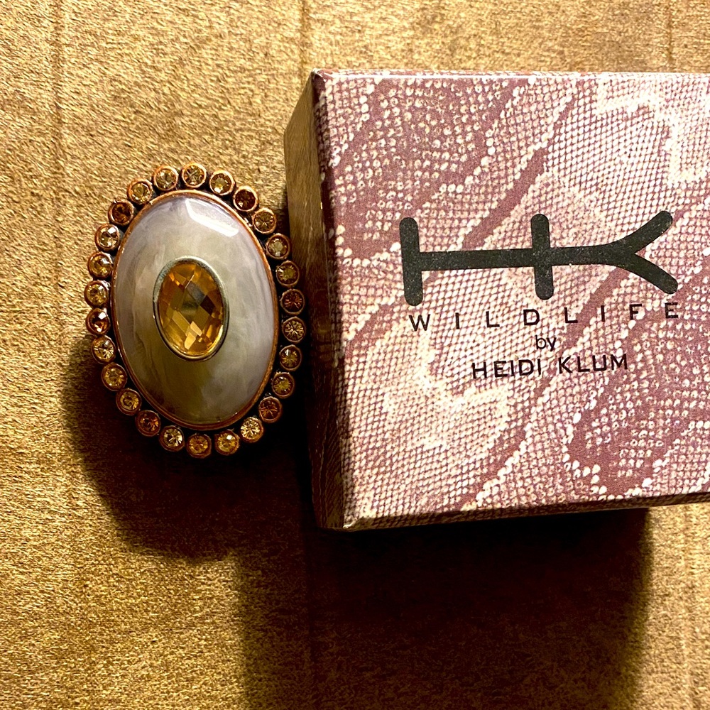 HK by Heidi Klum Statement Oval Cocktail Ring in Gold and Cream💎💎